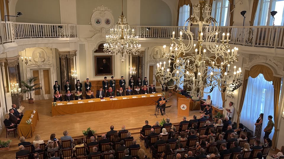 Kitüntetések az ELTE 390. évnyitóján